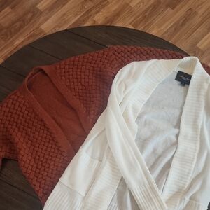 Women's White and Orange Sweater Set (2)